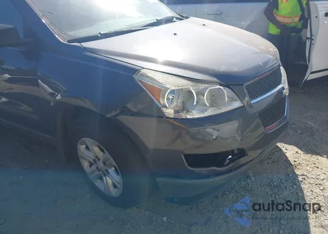 2012 Chevrolet Traverse Ls z USA, uszkodzony, nr VIN 1GNKREED4CJ326171